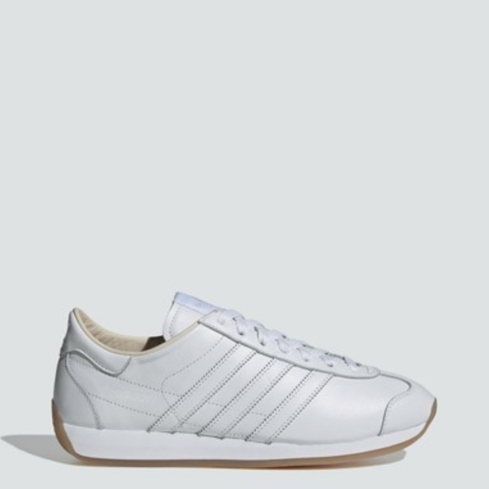 adidas men Country Japan Sneakers-Men’s size 8.5 (BNIB)